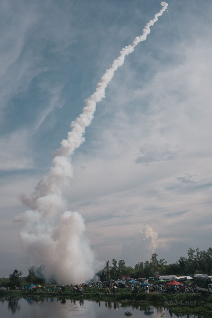 どこまで飛んだのかわからなくなるほど飛距離のあるロケット